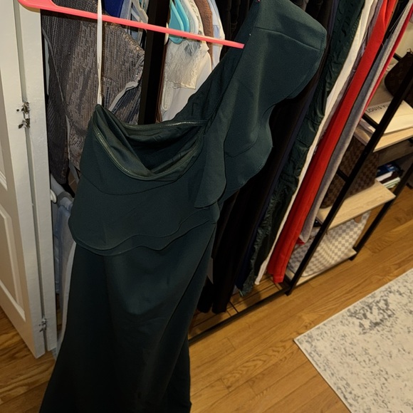 LULUS | Grand Beauty Emerald Ruffled One-Shoulder Mermaid Maxi Dress - Picture 5 of 5